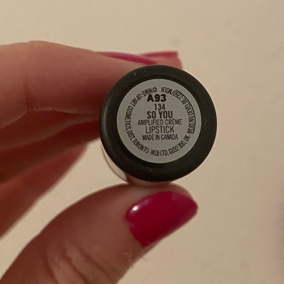 MAC 🎀 Best Seller Amplified lipstick “So You” Full size NIB - Picture 3 of 9
